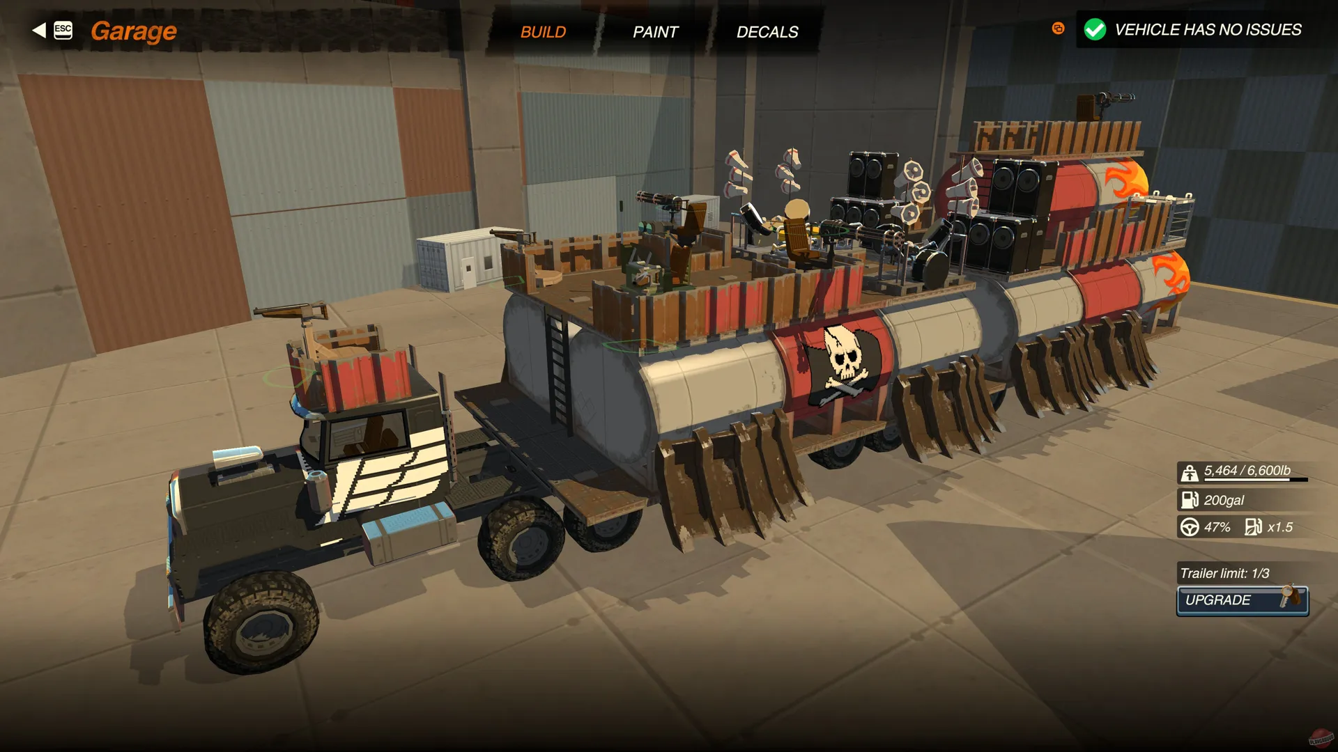 Captura Badlands Crew – Vehiculo Armado Y Personalizado Dentro De Un Garaje Con Multiples Altavoces Cuchillas Y Torretas