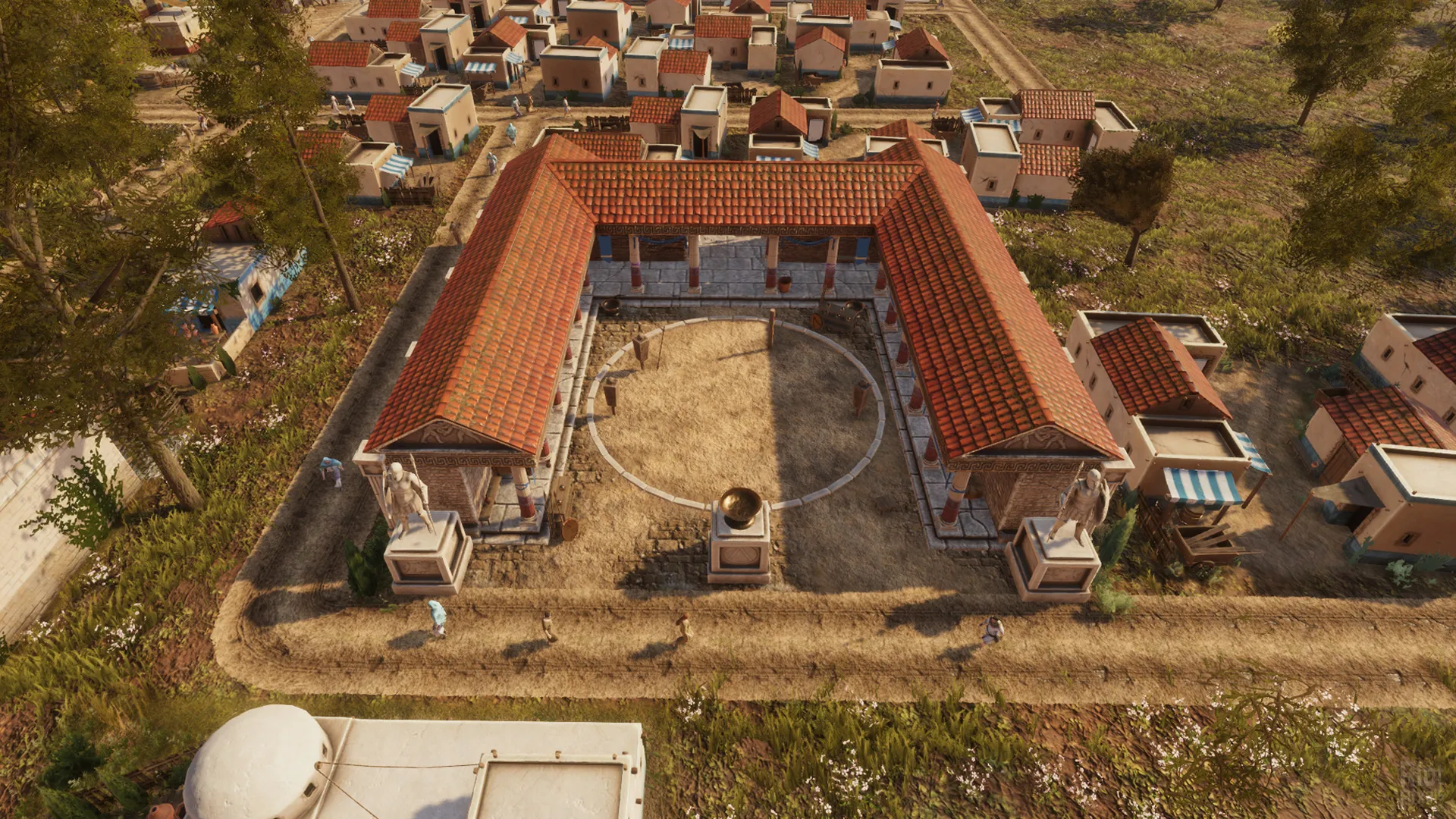 Captura Builders Of Greece – Complejo Rectangular Con Patio Interior Y Estatuas En Las Esquinas