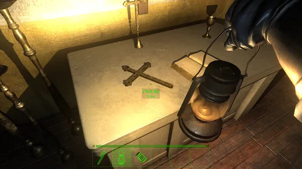 Captura Darkwater Escritorio Con Linterna Cruz Metalica Y Hoja De Anotaciones