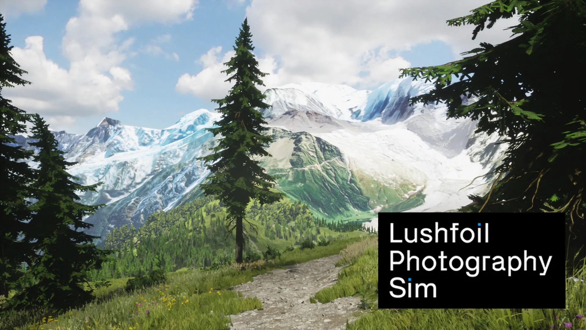 Captura Lushfoil Photography Sim – Vista Soleada De Montana Con Arboles Y Logo Del Juego