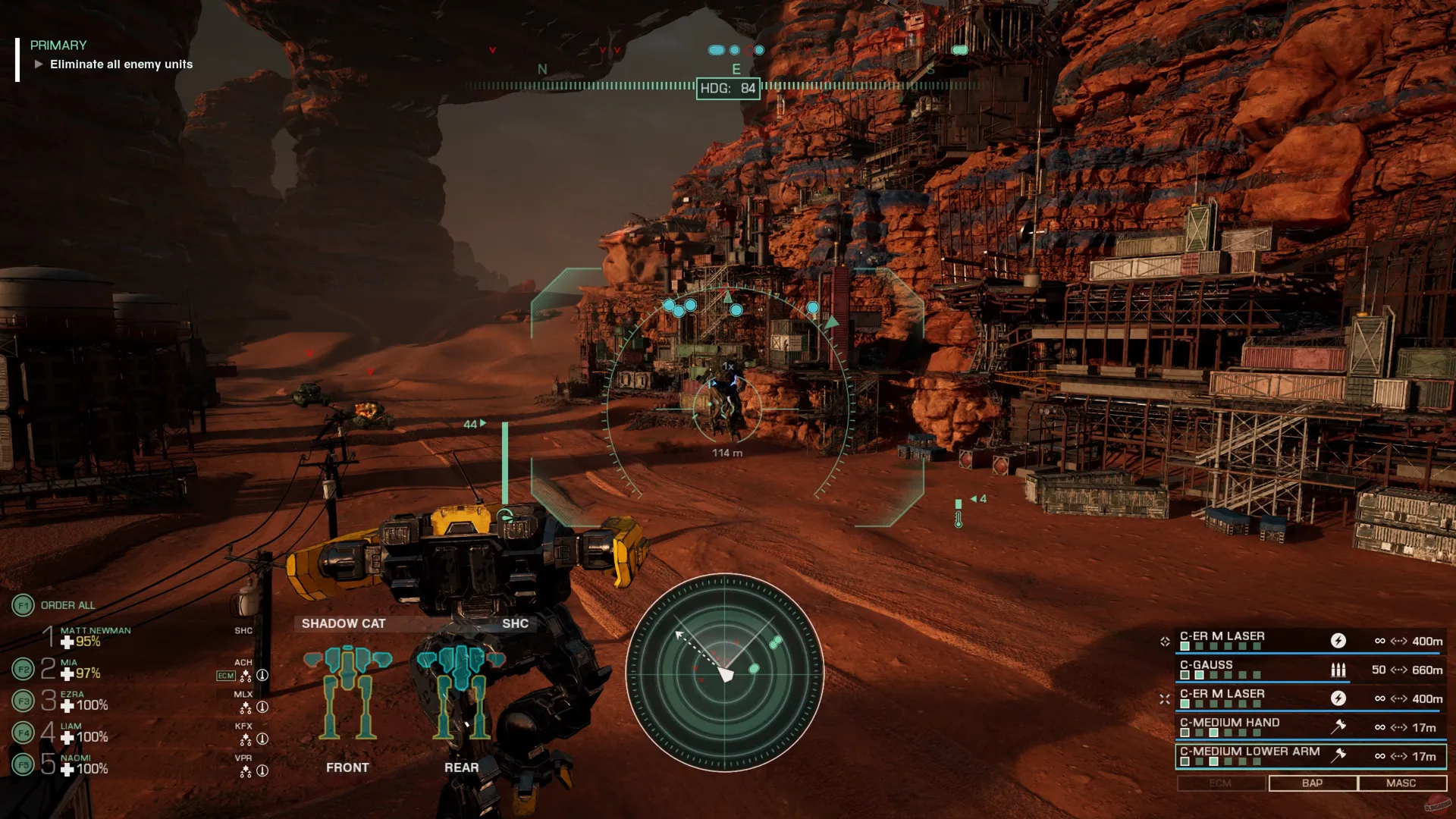 Captura MechWarrior 5 Clans – Vista En Tercera Persona Del Shadow Cat Enfrentando Enemigos En Un Desierto Rocoso
