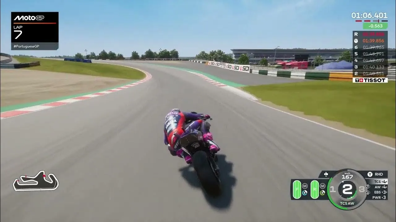 Captura MotoGP 25 Un Corredor Avanza Solo Por Una Curva En El Circuito Del GP De Portugal Con Cronometro Visible