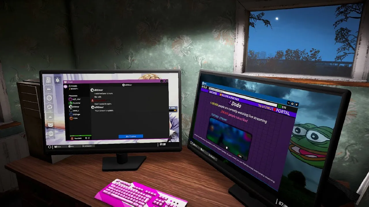Captura Streamer Life Simulator 2 Escritorio Con Doble Monitor Y Redes Sociales Abiertas Sobre Una Pared Desgastada