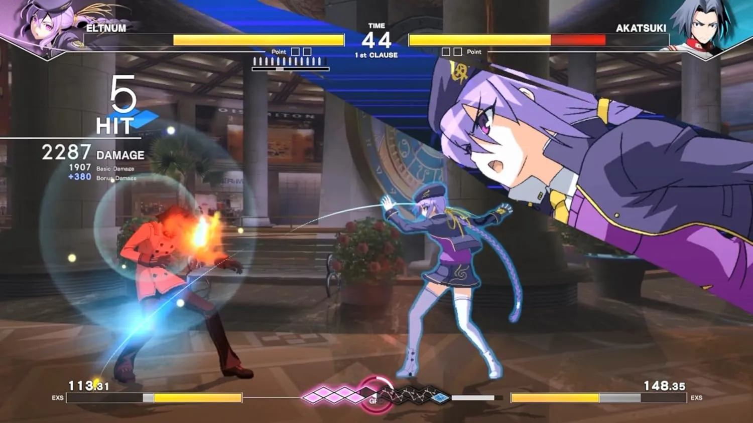 Captura UNDER NIGHT IN BIRTH II SysCeles – Eltnum Lanza Una Tecnica Especial A Corta Distancia Contra Akatsuki En Un Centro Comercial Futurista