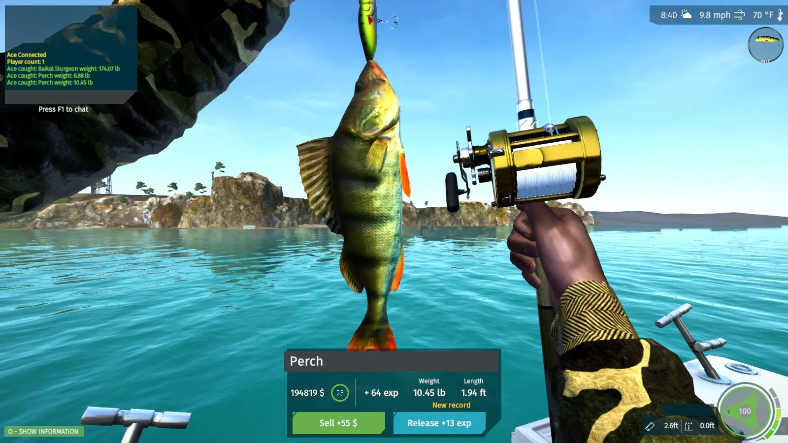 Captura Ultimate Fishing Simulator 2 – Un Pez Perca Cuelga Del Anzuelo Con Datos De Captura Visibles En Pantalla