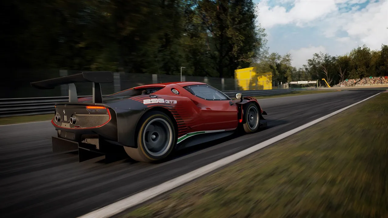 Captura Assetto Corsa Competizione – Coche De Carreras Estilo Prototipo Saliendo De Una Curva De Noche