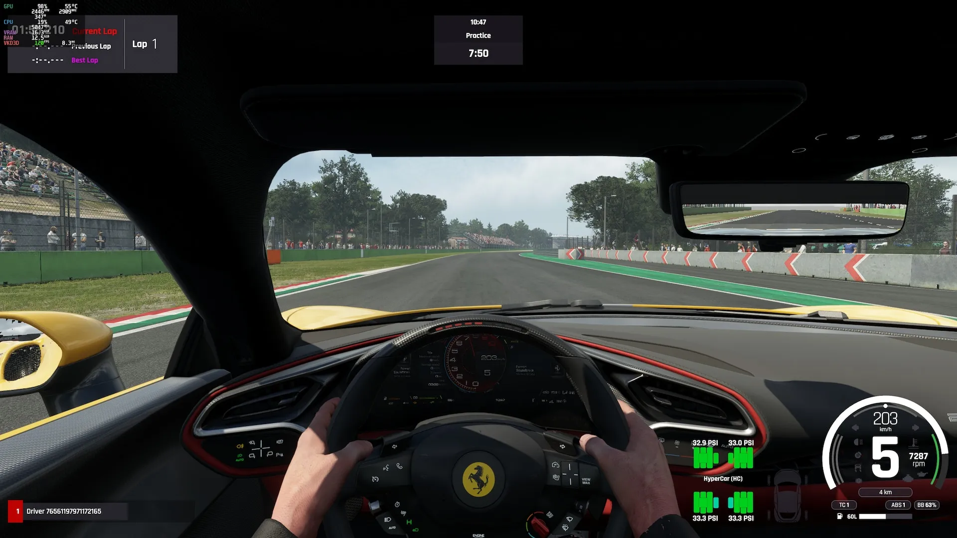 Captura Assetto Corsa EVO – Vista Desde El Interior Del Vehiculo En Plena Carrera Con Tablero Digital Visible