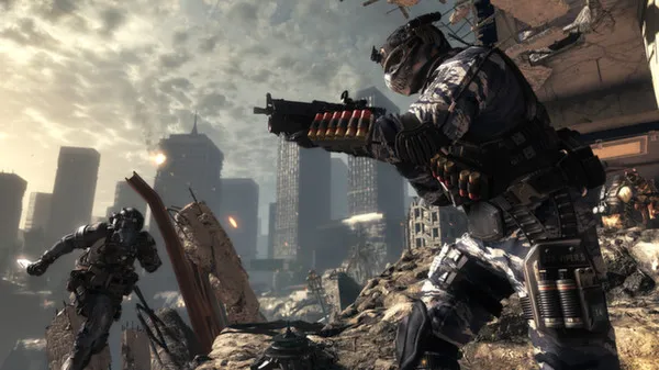 Captura Call Of Duty Ghosts – Soldado Con Rifle En Ciudad En Ruinas Con Luz Naranja