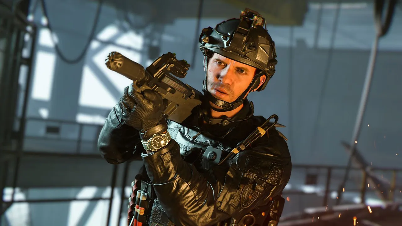 Captura Call Of Duty Modern Warfare II – Un Operador Con Casco Y Visor Sostiene Su Arma Con Ambas Manos Bajo Una Luz Intensa