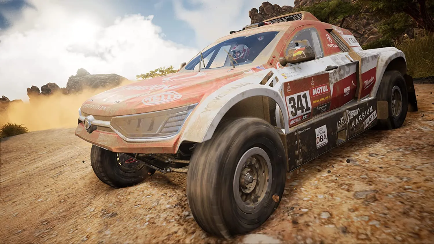 Captura Dakar Desert Rally Camioneta De Rally Naranja Salta Entre Las Dunas Levantando Arena