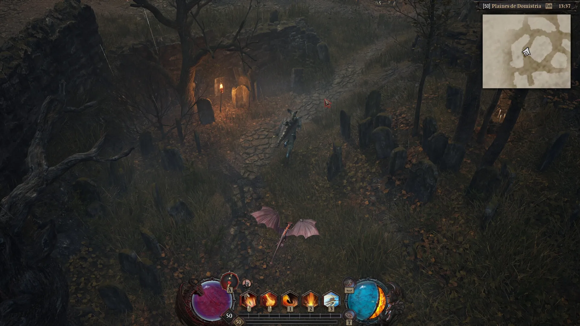 Captura Dragonkin The Banished – Vista Superior De Personajes En Un Bosque Oscuro Con Niebla Y Fuego Tenue