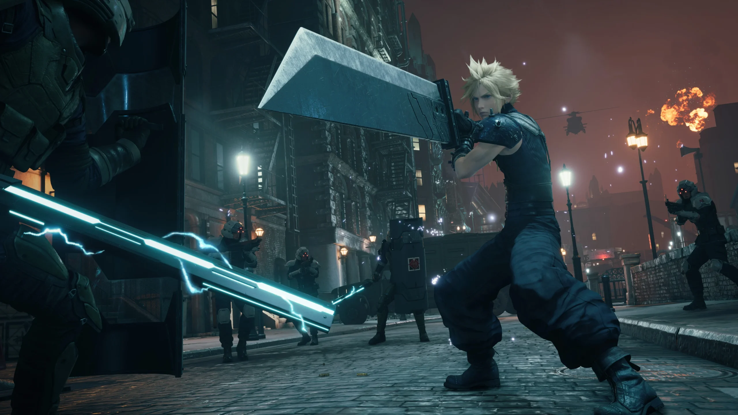 Captura Final Fantasy VII Remake – Cloud Corre Entre Calles Oscuras Con Su Espada Al Hombro Scaled