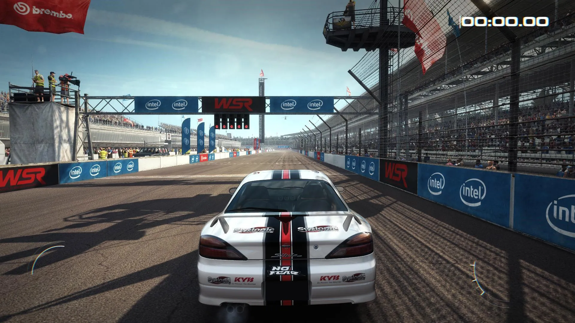 Captura GRID 2 Reloaded Edition – Coche En Pista De Carreras Con Publico Al Fondo