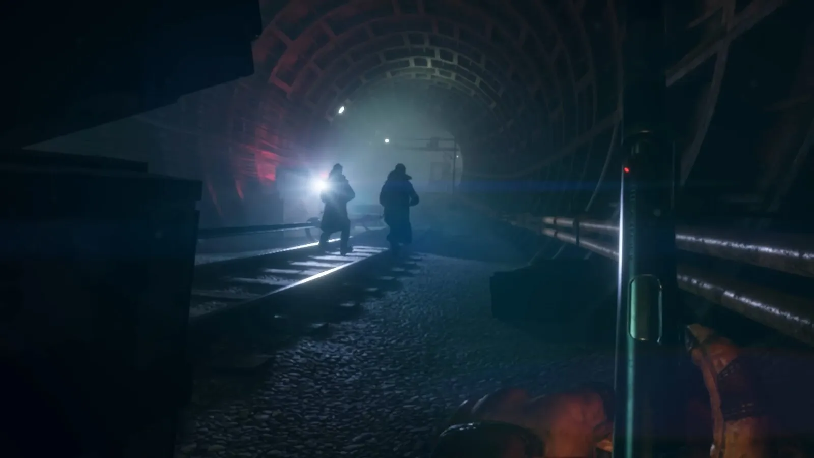 Captura Metro Awakening Deluxe Edition Dos Figuras Caminando Entre Sombras En Una Estacion Abandonada