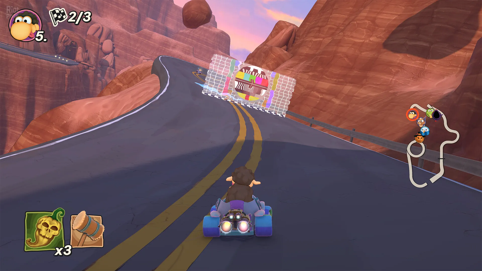 Captura Moorhuhn Kart 4 – Carrera En Carretera Entre Montanas Con Curvas Cerradas Y Objetos Recogibles