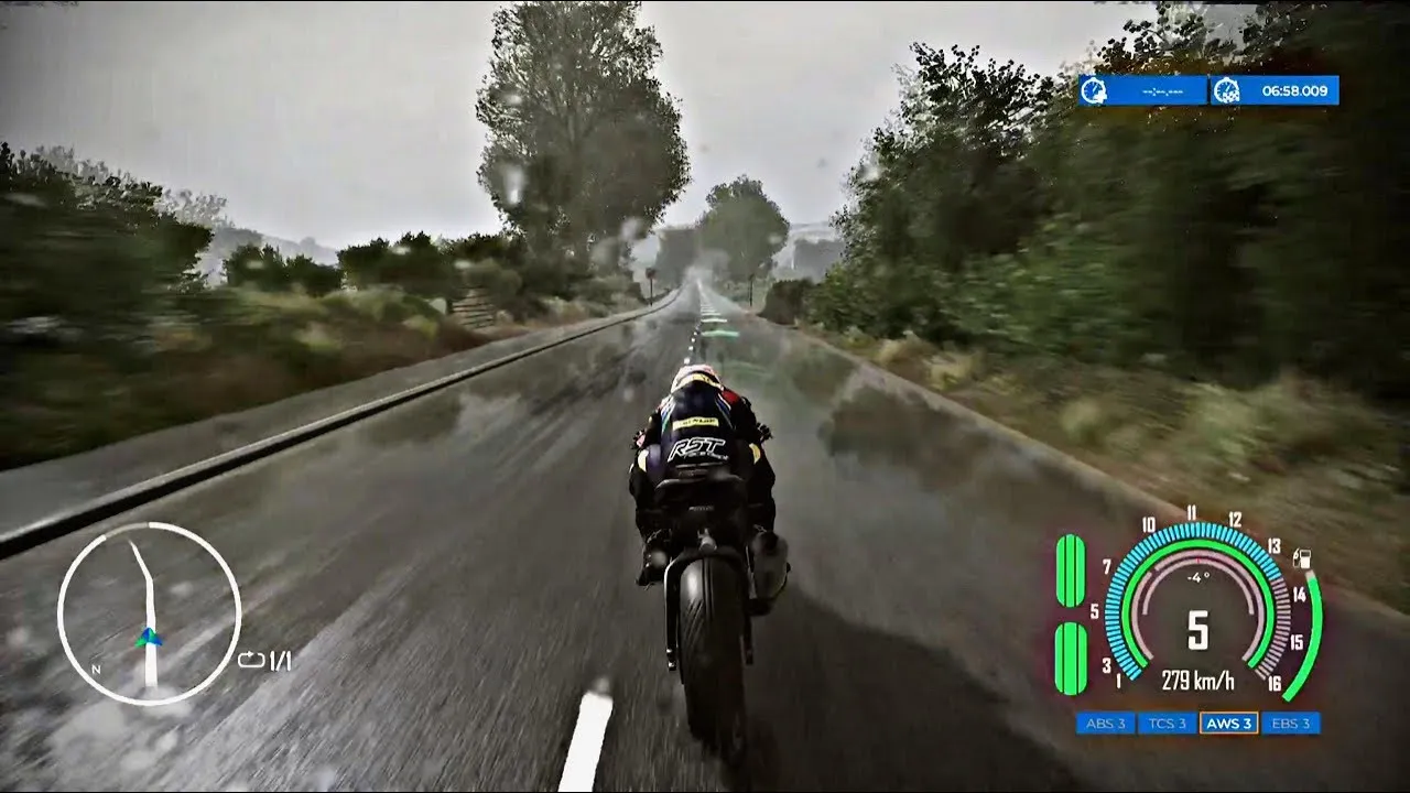 Captura TT Isle Of Man – Perspectiva En Primera Persona Siguiendo A Otro Piloto En Bosque