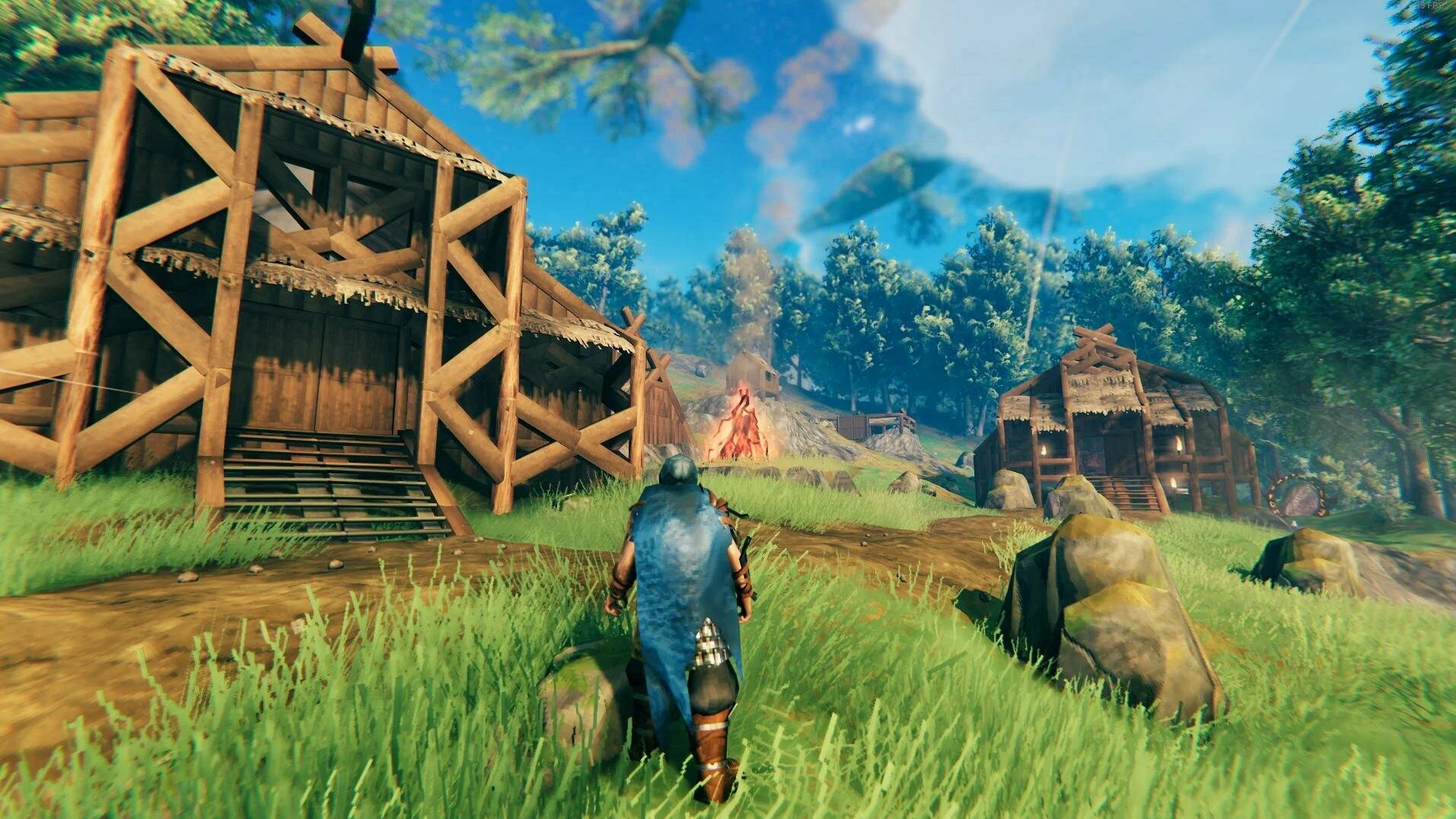 Captura Valheim – Jugador Caminando Hacia Una Estructura De Madera Entre Arboles